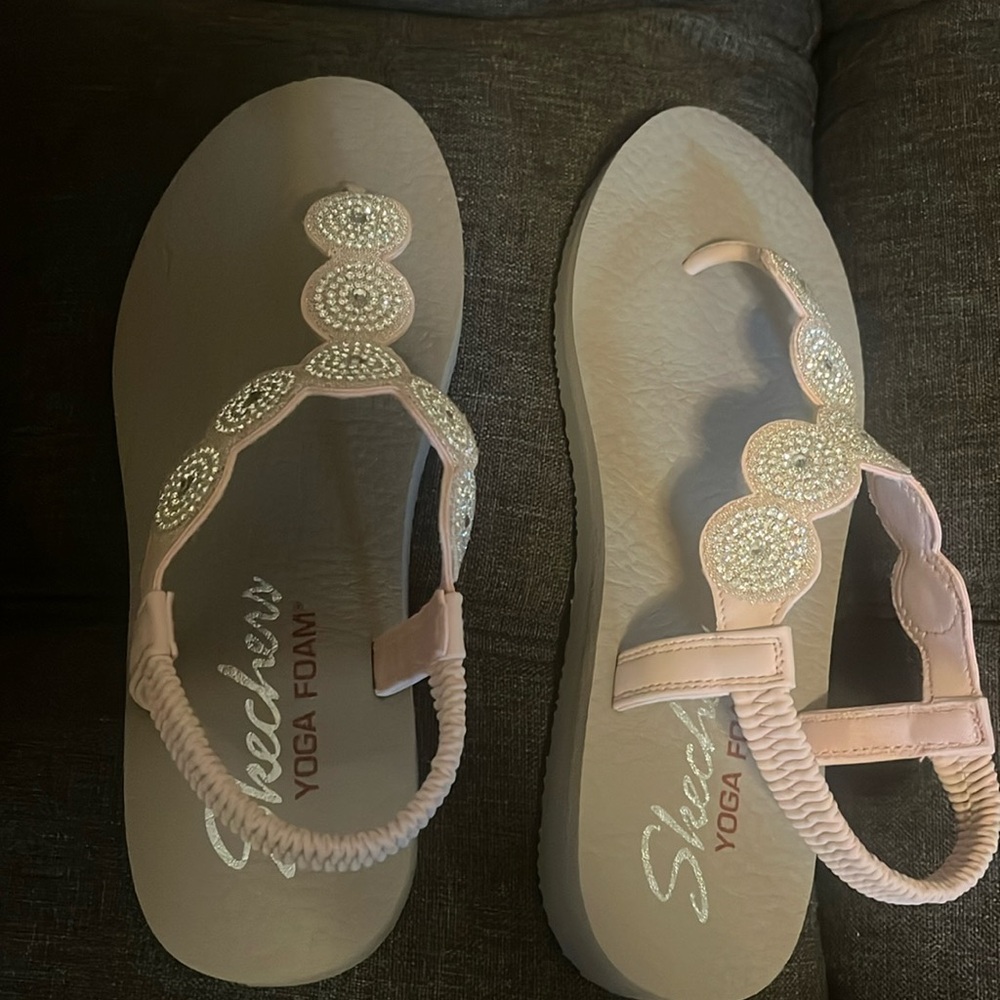 Cute pink sandals! NWOB